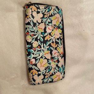 🌟$5 SALE🌟 Fun Floral Wallet